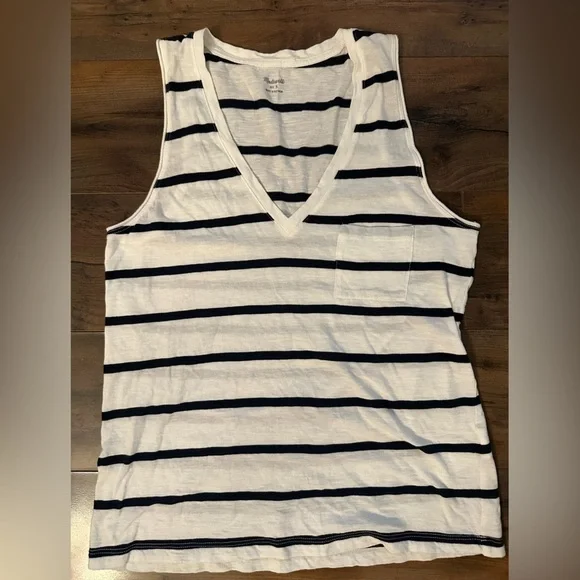 Madewell Black & White Striped V-Neck Pocket Tank – Size Small - Picture 4 of 7